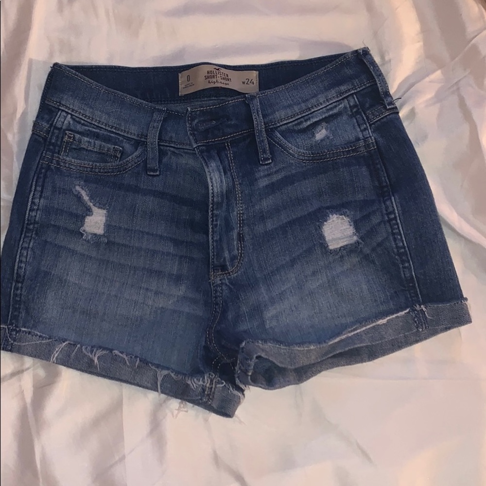 Hollister short